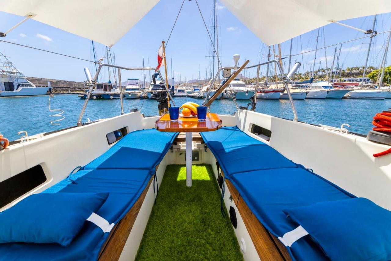 Seaside Chill-Out Stay On A Sail Yacht プエルト・カレロ エクステリア 写真