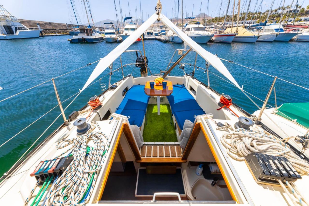 Seaside Chill-Out Stay On A Sail Yacht プエルト・カレロ エクステリア 写真