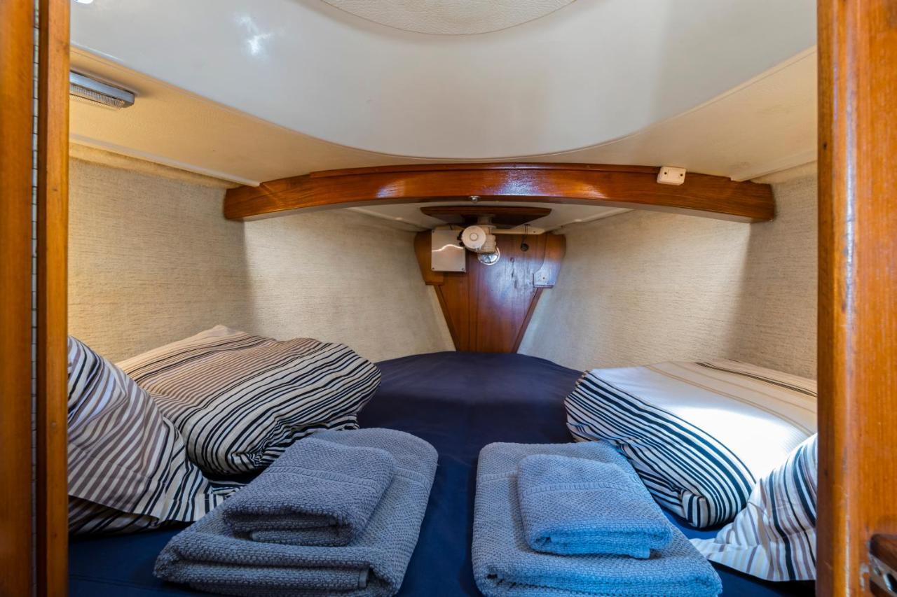 Seaside Chill-Out Stay On A Sail Yacht プエルト・カレロ エクステリア 写真