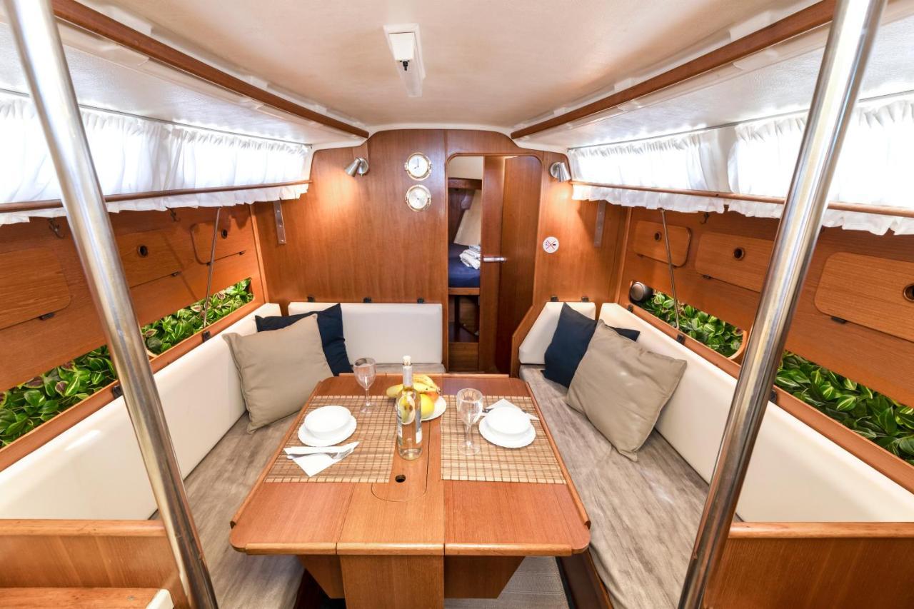 Seaside Chill-Out Stay On A Sail Yacht プエルト・カレロ エクステリア 写真